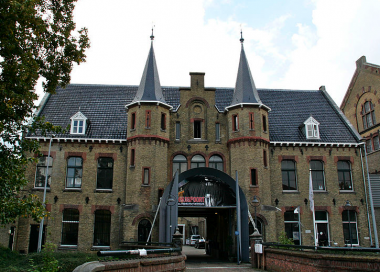 Blokhuispoort - via wikimedia Melda Wibawa