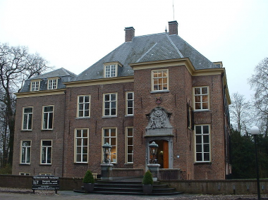Kasteel Neerijnen - via pjllaurens wikimedia