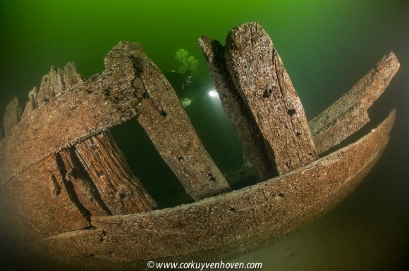 Oostvoornse-meer_-scheepswrak
