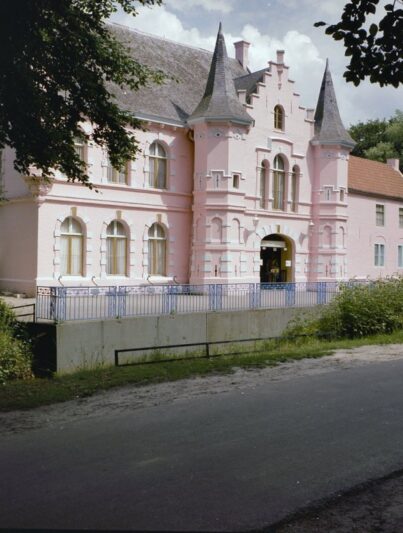 Het Roze Kasteel op Landgoed Steenenburg in Drunen