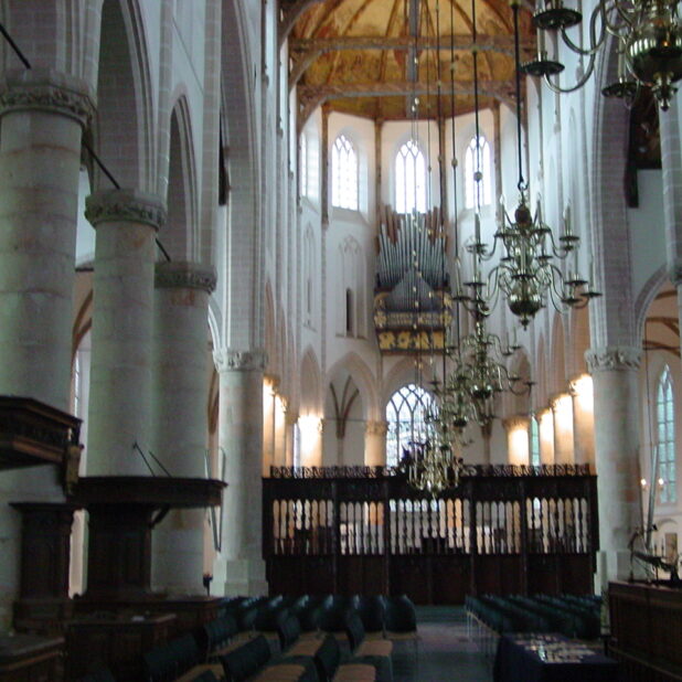 Het interieur van de Grote Kerk in Naarden