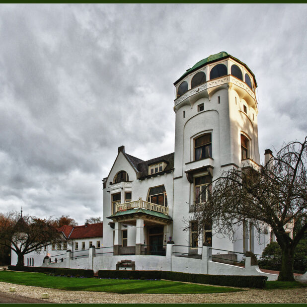Een foto van Jachtslot de Mookerheide op Wikipedia