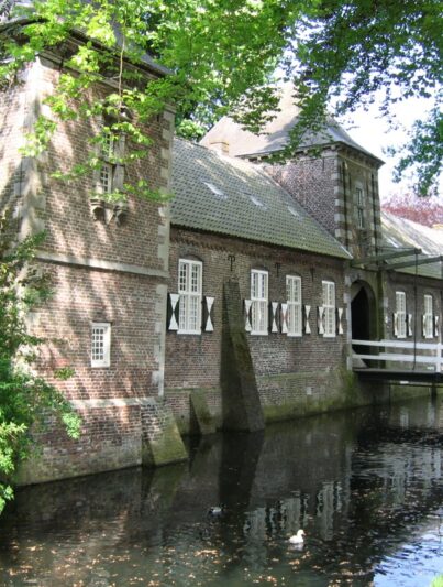 De voorburcht van het Kasteel van Gemert
