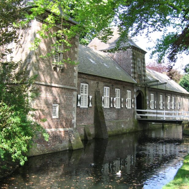De voorburcht van het Kasteel van Gemert