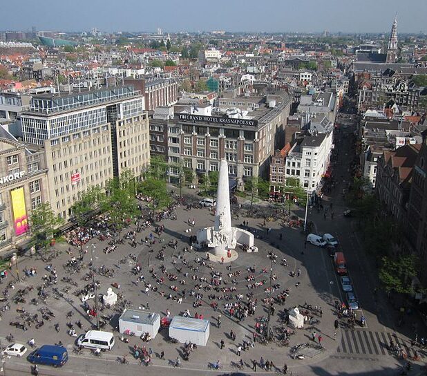 Het Nationaal Monument op de Dam in Amsterdam
