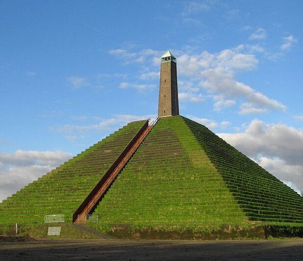 De Pyramide van Austerlitz
