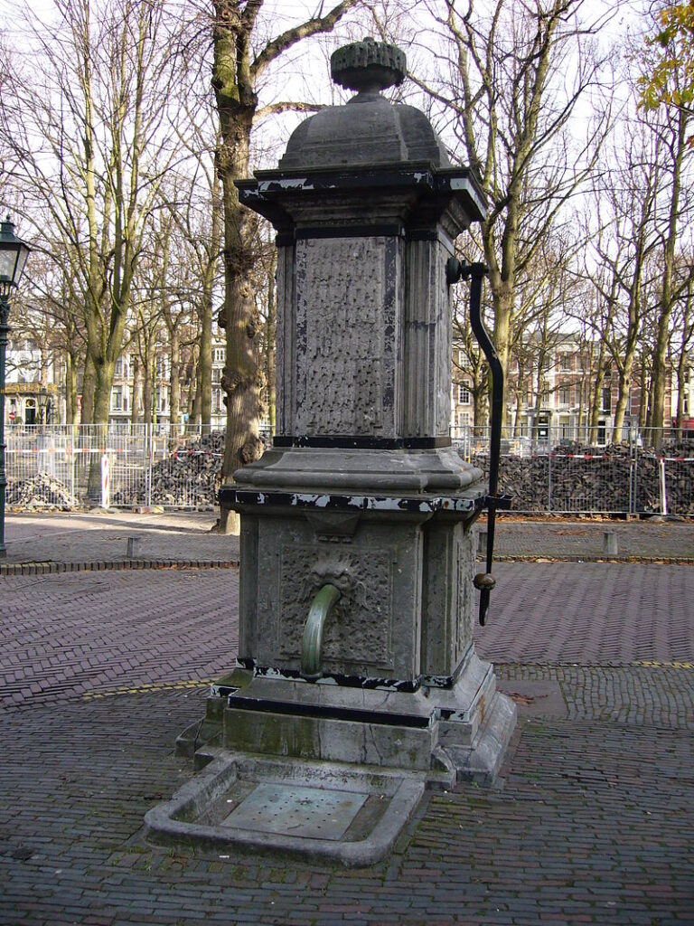 Waterpomp, Lange Voorhout