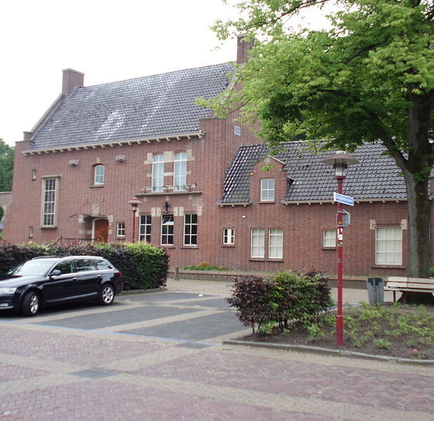 Het voormalige gemeentehuis van Scherpenzeel