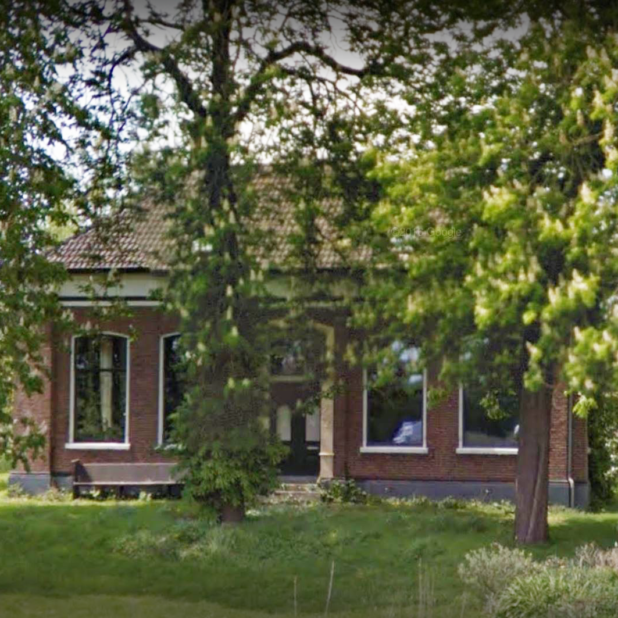 gekraakte boerderij Middesltum aardbevingen monumenten