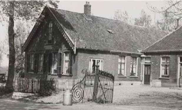 Boerderij Welgelegen in Sloten op een foto uit 1954