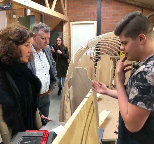 Minister Van Engelshoven bezoekt de nieuwe restauratieopleiding van het ROC van Twente en RIBO