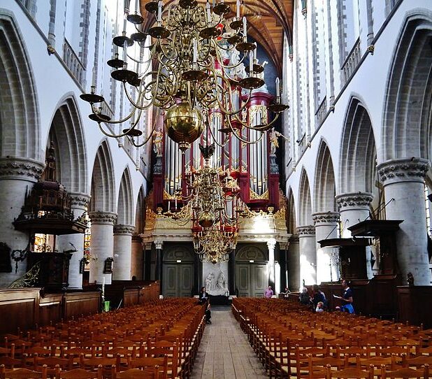 Interieur Grote of Sint-Bavokerk in Haarlem