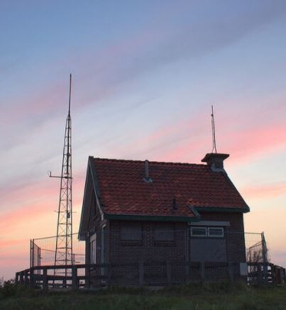 Het voormalige seinhuisje op het Kaapsduin bij West-Terschelling