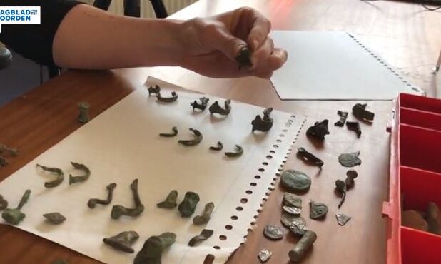 Enkele detectorvondsten die archeoloog Maaike de Haas registreert in PAN
