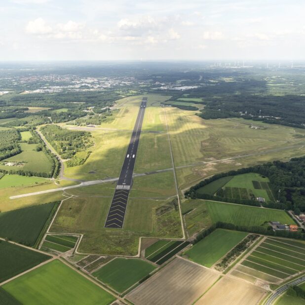 Luchtfoto vliegveld Twente