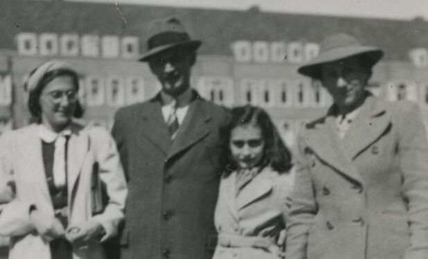 Familie Frank aan het Merwedeplein in Amsterdam in 1941