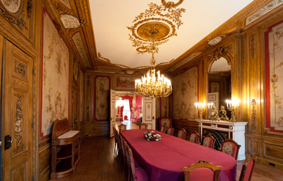 De eetzaal op de eerste verdieping