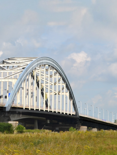 De boogbrug bij Vianen