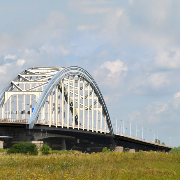 De boogbrug bij Vianen