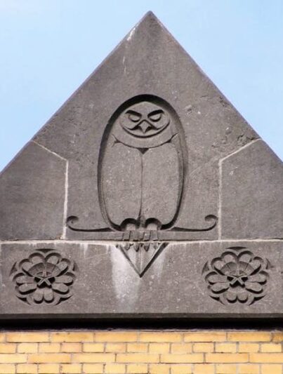 Een van de twee puntgevels van PHRM aan het Janskerkhof in Utrecht