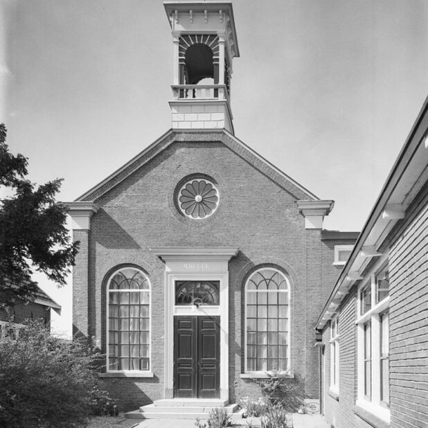 De doopsgezinde kerk te Ternaard in 1981