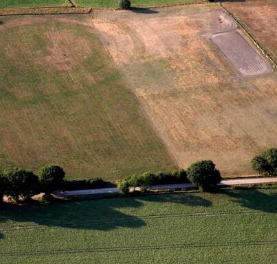 Op de recente foto van Aerophoto Eelde springt het Bolwerk er direct uit