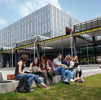 De voormalige W-Hal, het huidige MetaForum, op het terrein van de Technische Universiteit Eindhoven