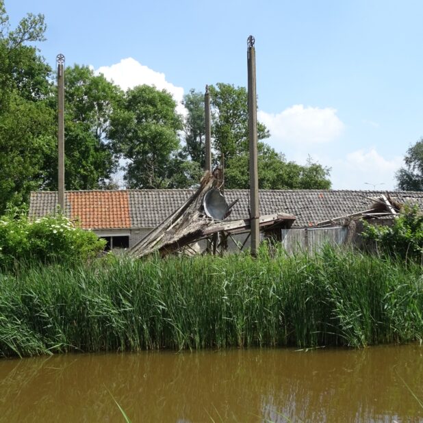De ronde veestal zoals deze er sinds een storm dit voorjaar uitziet