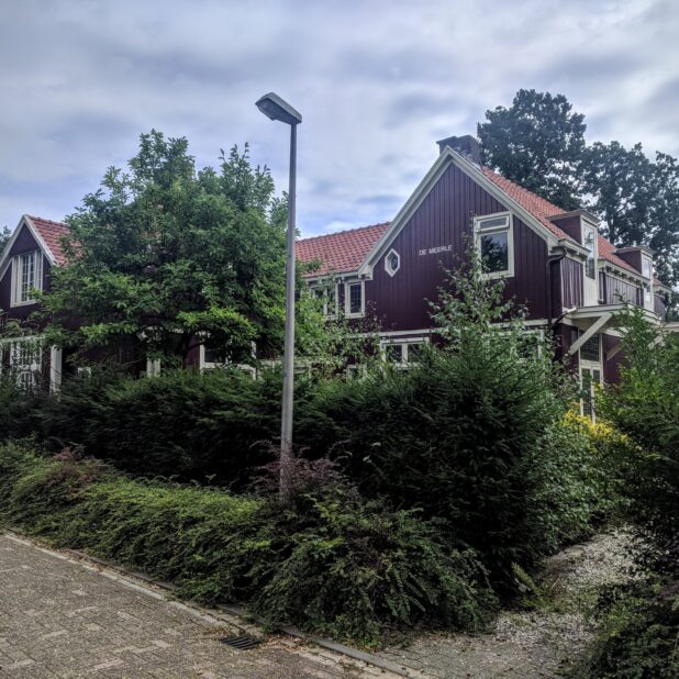 De twee houten villa's aan de Amersfoortsestraatweg in Bussum
