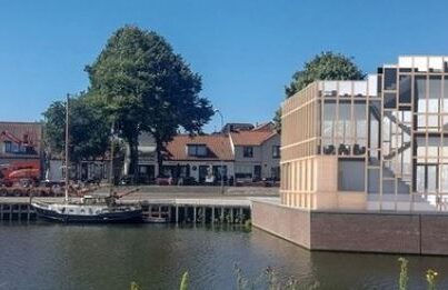 Impressie van het café bij de Havendam in Harderwijk