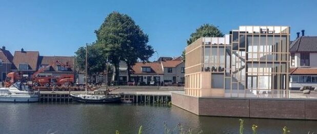 Impressie van het café bij de Havendam in Harderwijk