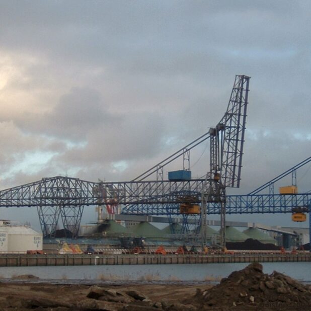 Ertskranen, Vlaardingen