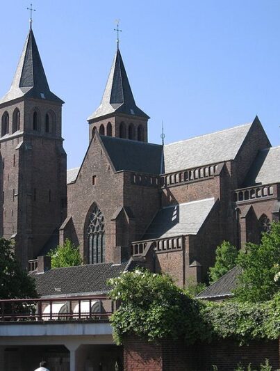 De Sint Walburgiskerk in Arnhem in 2007