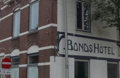Het karakteristieke gevelbeeld van de Choorstraat in Monster