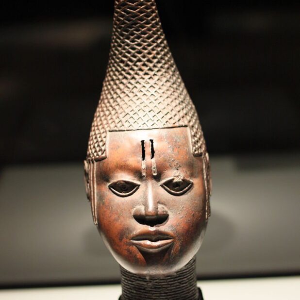 Referentiebeeld: Een beeld uit Benin in het Etnologisch Museum in Berlijn