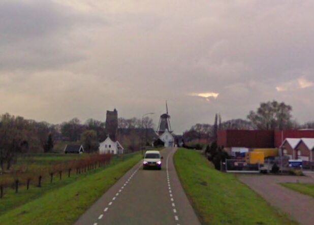De Hoge Maasdijk in Woudrichem