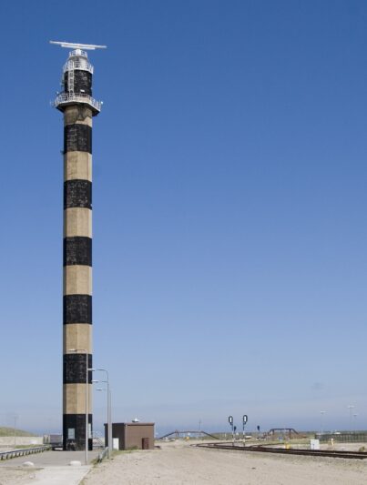De vuurtoren op de Maasvlakte