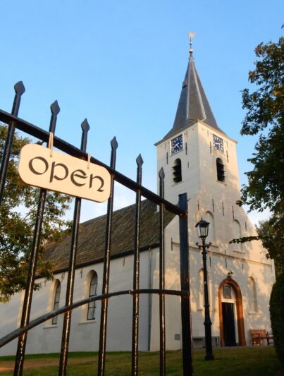 Kerk Vierhuzen