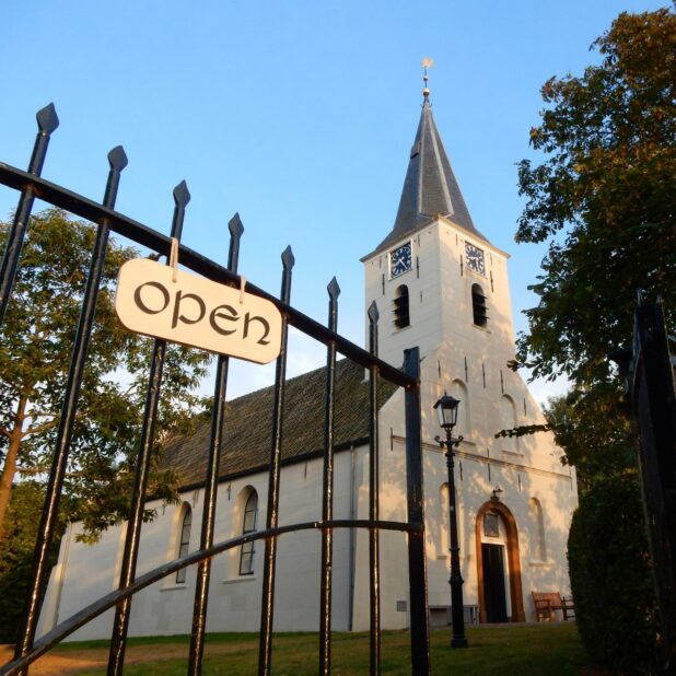 Kerk Vierhuzen