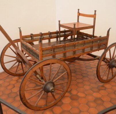 Reconstructie van een wagen uit de Hallstatt-tijd in het Paleis Rohan in Straatsburg