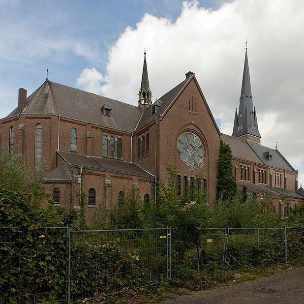 https://www.rtvnoord.nl/nieuws/204815/Projectontwikkelaar-eist-sloop-oude-steenfabriek-voor-komst-Aldi