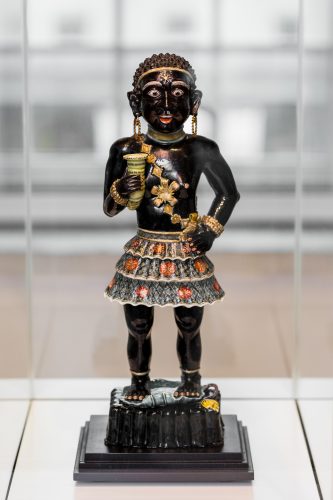 Chinees famille noire beeld, maker anoniem, circa 1720