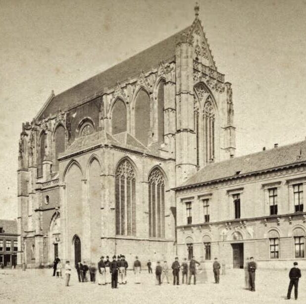 Het Leesmuseum aan het Domplein in Utrecht (1870)