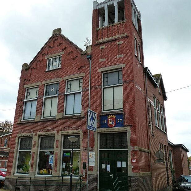 Het voormalige gemeentehuis in Winsum