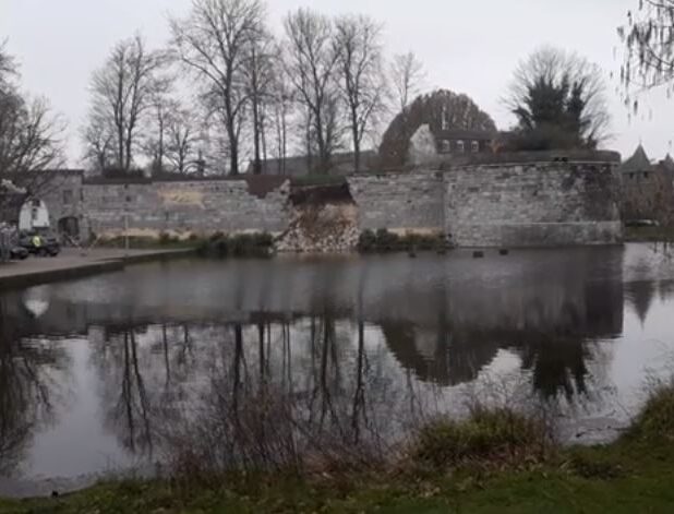 De ingestorte historische stadsmuur in Maastricht