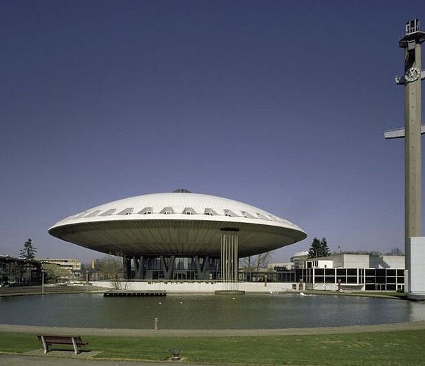 Het Evoluon in Eindhoven (2002)