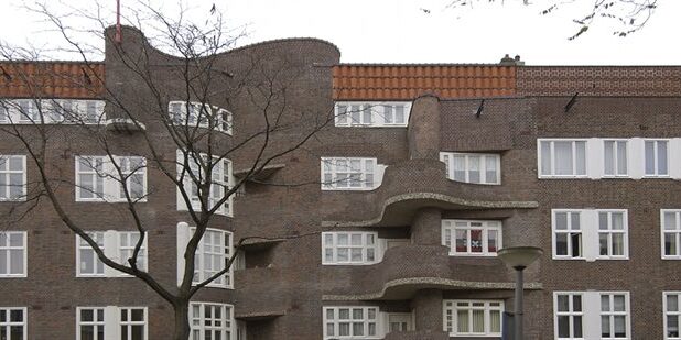 Het complex aan de Holendrechtstraat in Amsterdam (2005)