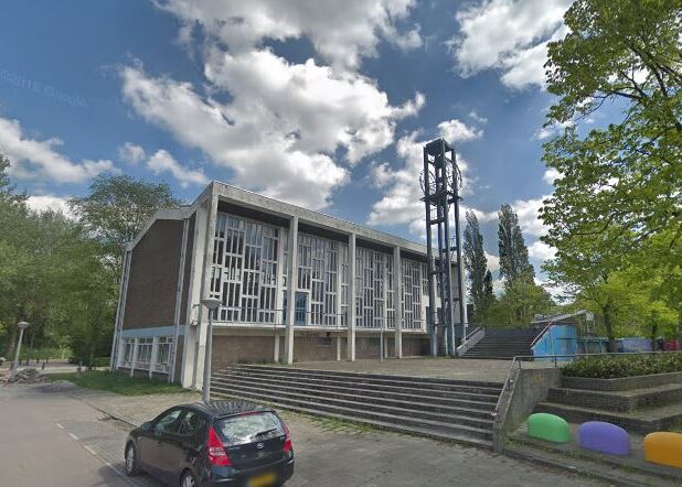 De Bethelkerk aan het Plejadenplein in Amsterdam-Noord