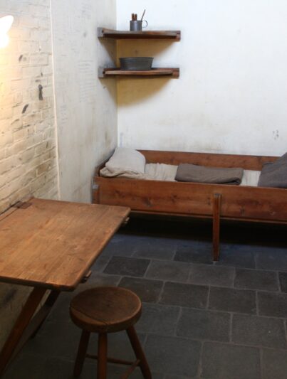Cel 601, één van de Doodencellen in het Oranjehotel