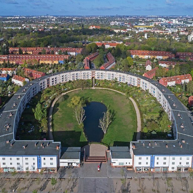 De 'Hufeisensiedlung' in Berlijn-Britz